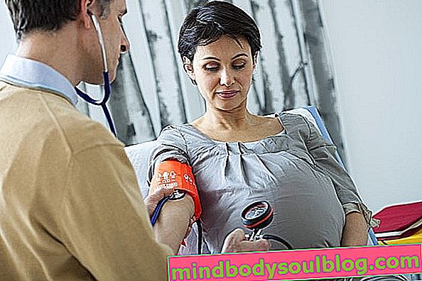 Hypertension artérielle pendant la grossesse: symptômes, risques et mesures à prendre