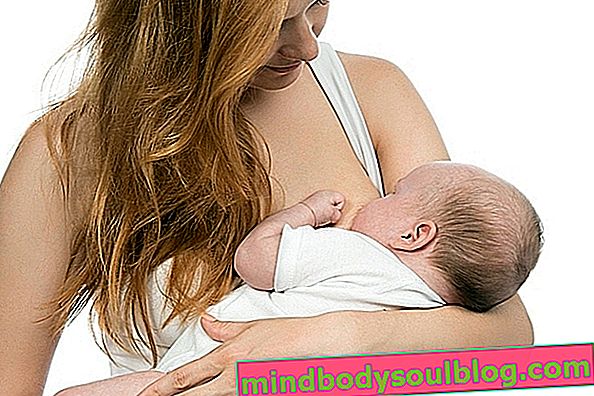 Най-добри позиции за кърмене на бебето