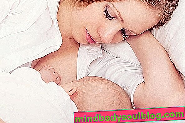 赤ちゃんの母乳育児に最適なポジション