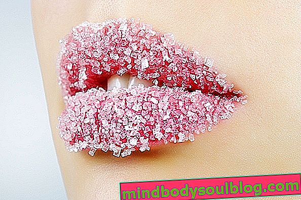 3 einfache Tipps zur Befeuchtung trockener Lippen