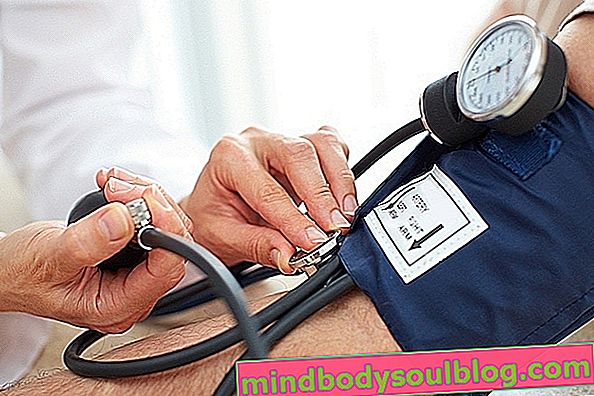 כיצד לטפל בלחץ דם נמוך (לחץ דם נמוך)