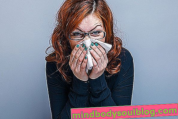 咳と鼻水：最良の治療法とシロップ