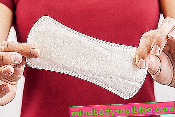 7 penyebab menstruasi yang menggumpal (dan apa yang harus dilakukan)
