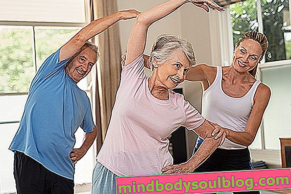 Dehnübungen für Senioren zu Hause