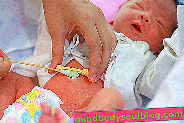 Tunggul umbilical: apa itu dan cara merawat pusar bayi yang baru lahir