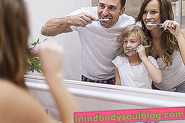 كيف تغسل أسنانك بشكل صحيح في 5 خطوات