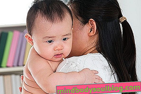 Cegukan pada bayi: bagaimana berhenti dan kapan harus khawatir