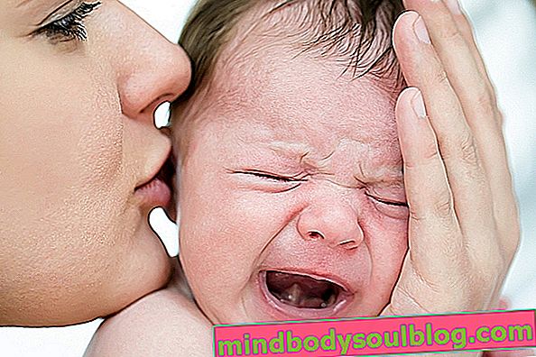 赤ちゃんのしわがれ-主な原因と何をすべきか