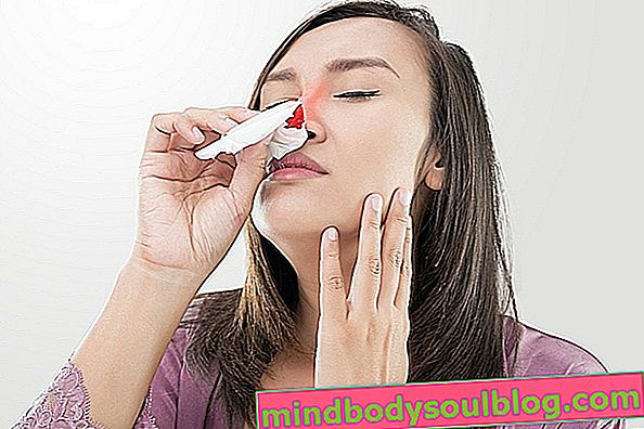 鼻出血の8つの原因と治療方法